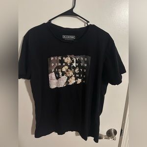 Size medium. Tshirt